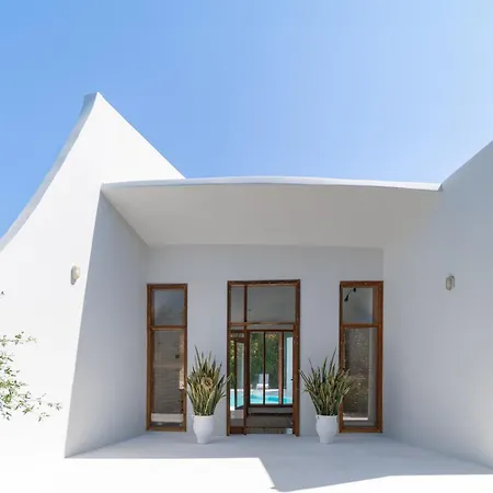 Ixia Villa