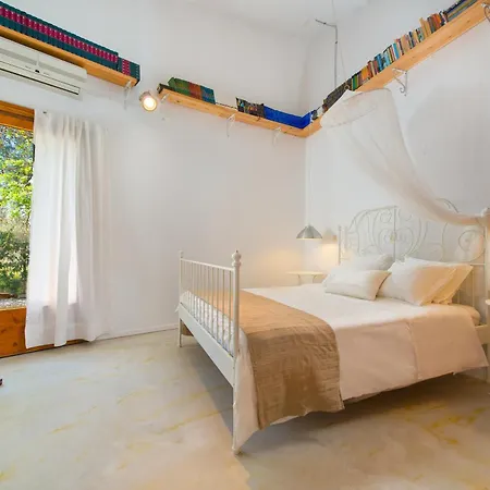Ixia Villa